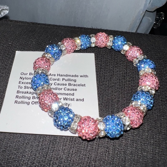 GORGEOUS SWAROVSKI CRYSTAL BEADED STRETCH BRACELET - Picture 2 of 2